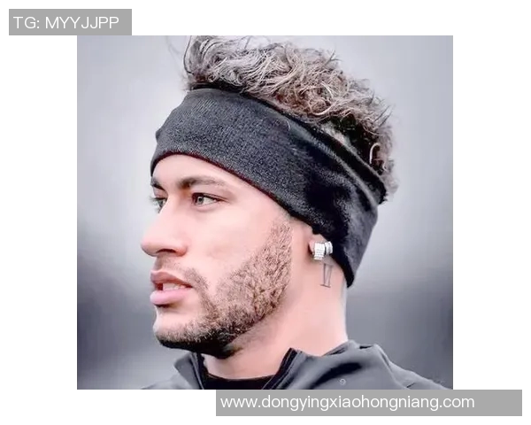 足球明星佩戴手链的高清图片欣赏与时尚搭配解析 足球明星佩戴手链的高清图片欣赏与时尚搭配解析